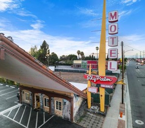 Sky Palm Motel Orange 