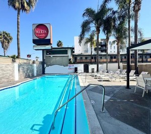 Hollywood 