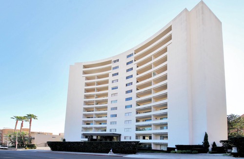 Hollywood Hills Condo | 1 BD/HWD HILLS/ENTOURAGE & RAY DONOVAN CONDO /STUNNING VIEWS/FT FRM RUNYON HIKE
