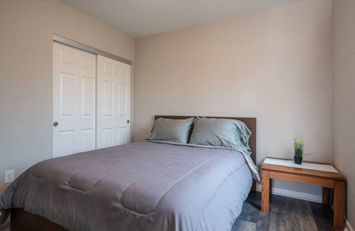 Glendora House | 1 BDRM Guest House. Private Entrance and Parking