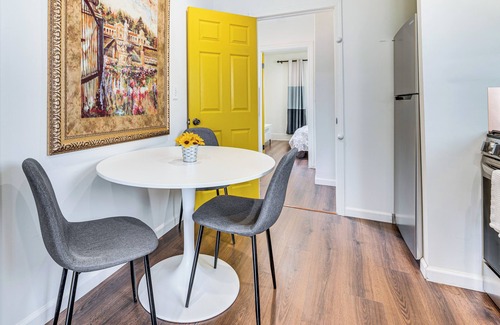 Downtown Los Angeles Apartment | 1 Mi to Dtwn LA: Artist's Retreat w/Zen Garden