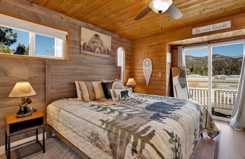 Big Bear City Cabin | 100 m² Cabin ∙ 2 bedrooms ∙ 6 guests