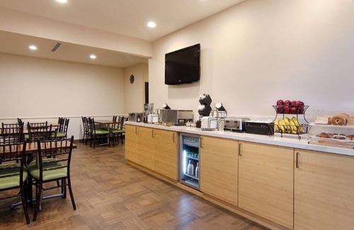 Eagle Rock Hotel | 100 m² Hotel ∙ 127 guests