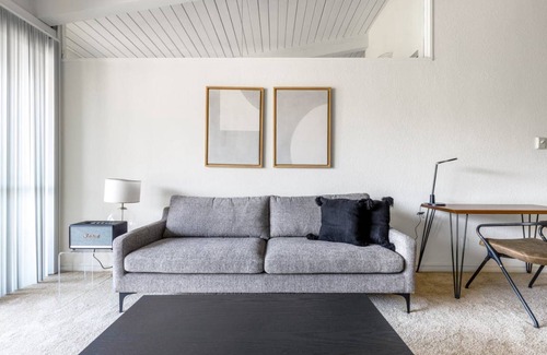 Fox Hills Apartment | 101 m² Apartment ∙ 2 bedrooms ∙ 4 guests