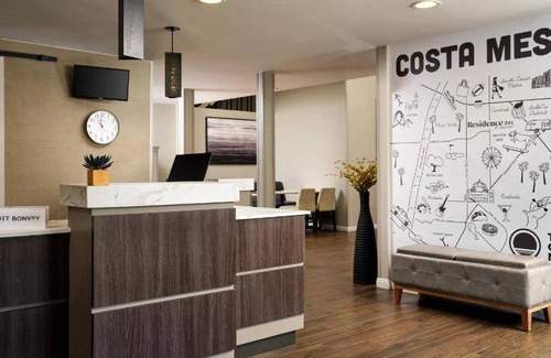 Costa Mesa Hotel | 102 m² Hotel ∙ 2 bedrooms ∙ 127 guests
