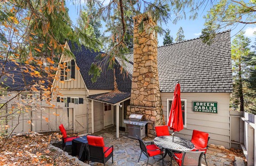 Cedar Glen House | 103 m² House ∙ 3 bedrooms ∙ 6 guests
