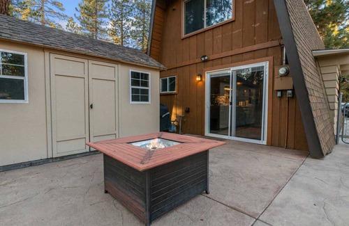 Boulder Bay Cabin | 107 m² Cabin ∙ 2 bedrooms ∙ 6 guests