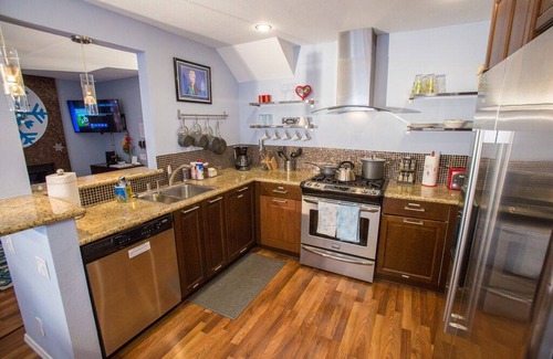 Hermosa Village Condo | 107 m² Condo ∙ 3 bedrooms ∙ 9 guests