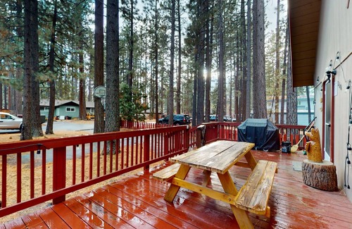 Black Bart Cabin | 110 m² Cabin ∙ 3 bedrooms ∙ 6 guests
