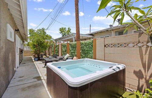 Temple City House | 111 m² House ∙ 2 bedrooms ∙ 12 guests