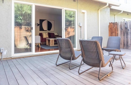 Centennial House | 111 m² House ∙ 3 bedrooms ∙ 6 guests