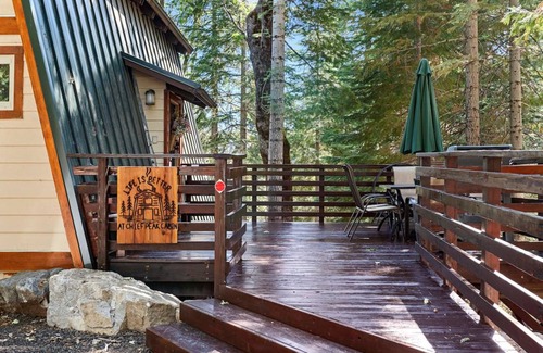 Fish Camp Cabin | 112 m² Cabin ∙ 2 bedrooms ∙ 6 guests