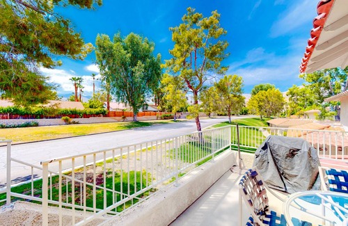 Palm Desert Condo | 112 m² Condo ∙ 2 bedrooms ∙ 5 guests