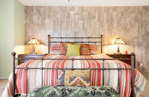 Summit Estates Condo | 112 m² Condo ∙ 2 bedrooms ∙ 6 guests