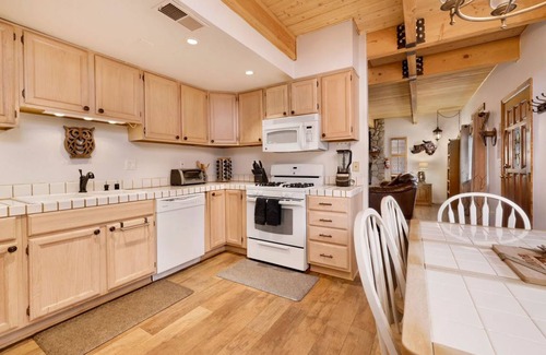 Sugarloaf Cabin | 116 m² Cabin ∙ 3 bedrooms ∙ 7 guests