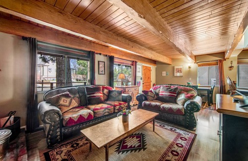 Cedar Glen House | 116 m² House ∙ 3 bedrooms ∙ 8 guests