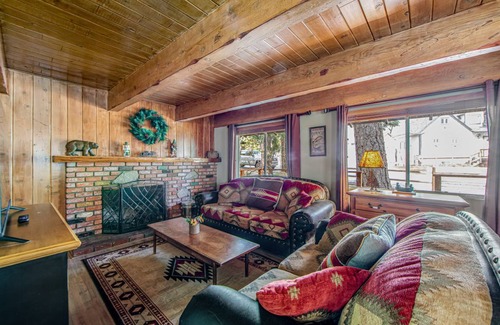 Cedar Glen House | 116 m² House ∙ 3 bedrooms ∙ 8 guests