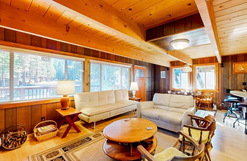 Comstock Acres Cabin | 119 m² Cabin ∙ 3 bedrooms ∙ 6 guests
