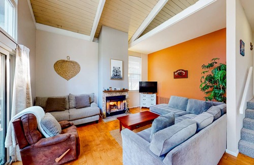 Twin Peaks Cabin | 120 m² Cabin ∙ 3 bedrooms ∙ 6 guests