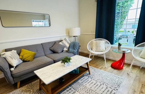 Lawndale House | 121 m² House ∙ 3 bedrooms ∙ 6 guests