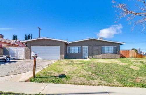 Palmdale House | 121 m² House ∙ 3 bedrooms ∙ 6 guests