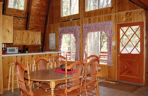 North Wawona Cabin | 122 m² Cabin ∙ 3 bedrooms ∙ 9 guests