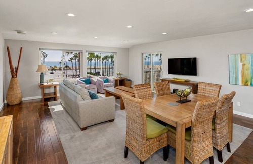 Balboa Peninsula Condo | 122 m² Condo ∙ 3 bedrooms ∙ 8 guests