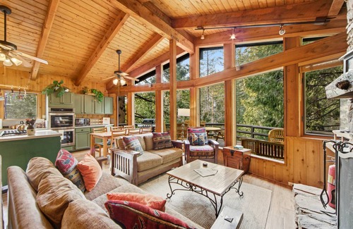 Fern Valley Cabin | 123 m² Cabin ∙ 3 bedrooms ∙ 8 guests