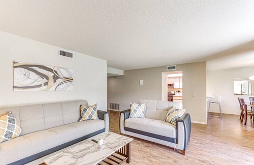 Cathedral City Apartment | 124 m² Apartment ∙ 2 bedrooms ∙ 7 guests