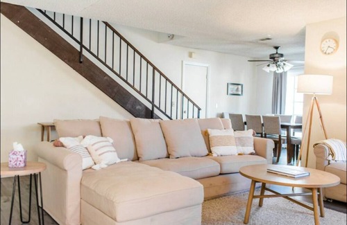 Torrance House | 124 m² House ∙ 3 bedrooms ∙ 6 guests
