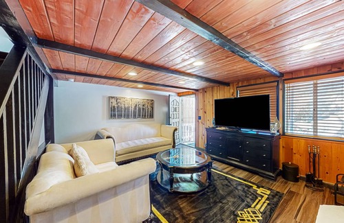 Arrowbear Lake Cabin | 125 m² Cabin ∙ 3 bedrooms ∙ 8 guests