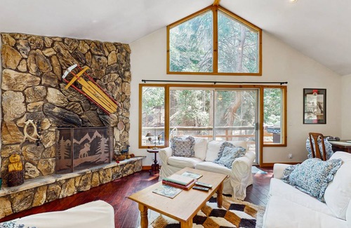 Cedar Glen House | 125 m² House ∙ 3 bedrooms ∙ 6 guests