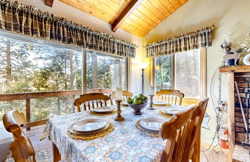 Crestline Cabin | 127 m² Cabin ∙ 3 bedrooms ∙ 8 guests