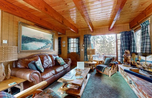 Big Bear City House | 128 m² House ∙ 3 bedrooms ∙ 10 guests