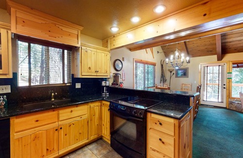 Fish Camp Cabin | 130 m² Cabin ∙ 3 bedrooms ∙ 8 guests