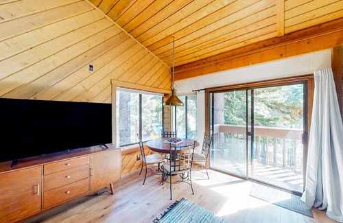 Lakeshore Condo | 130 m² Condo ∙ 2 bedrooms ∙ 8 guests