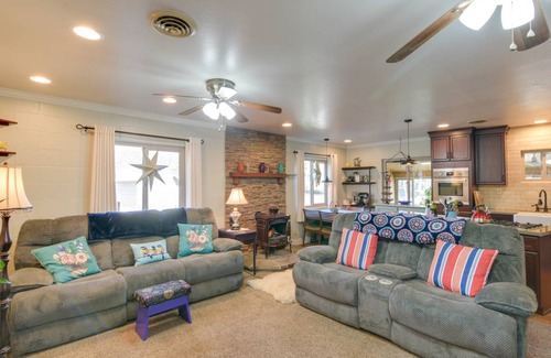 Brownsville House | 130 m² House ∙ 2 bedrooms ∙ 4 guests
