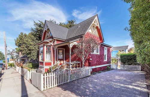Pacific Grove House | 130 m² House ∙ 3 bedrooms ∙ 6 guests