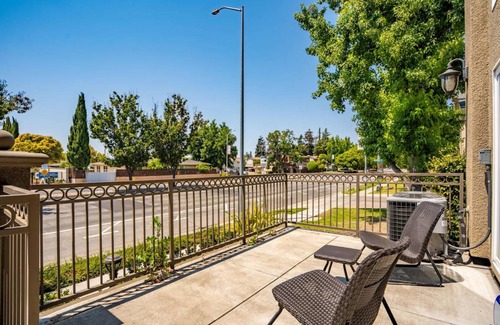 Fremont House | 132 m² House ∙ 3 bedrooms ∙ 6 guests