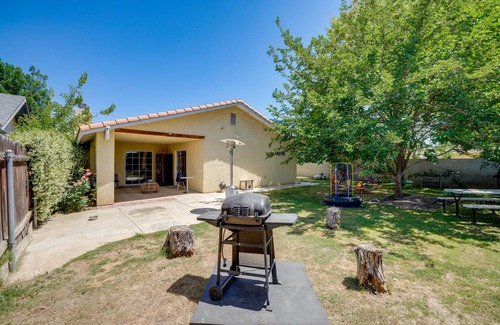 Bakersfield House | 135 m² House ∙ 3 bedrooms ∙ 10 guests