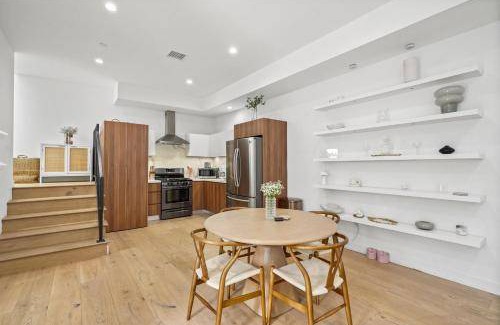 McLaughlin House | 137 m² House ∙ 2 bedrooms ∙ 5 guests