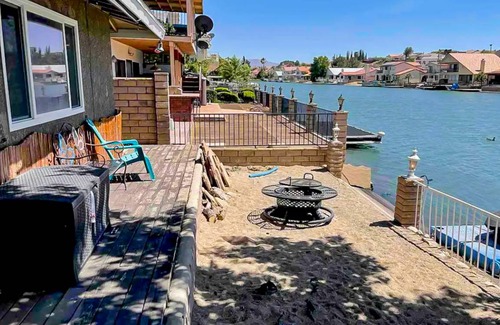 Victorville House | 146 m² House ∙ 2 bedrooms ∙ 8 guests