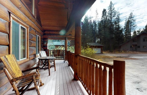 Lakeshore Cabin | 149 m² Cabin ∙ 3 bedrooms ∙ 8 guests