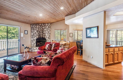 Upper Moonridge House | 149 m² House ∙ 3 bedrooms ∙ 6 guests