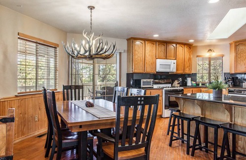 Upper Moonridge House | 149 m² House ∙ 3 bedrooms ∙ 6 guests