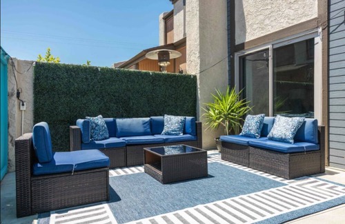 West Carson House | 153 m² House ∙ 3 bedrooms ∙ 6 guests
