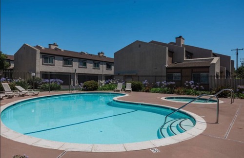 West Carson House | 153 m² House ∙ 3 bedrooms ∙ 6 guests