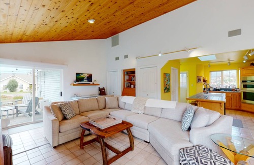 McKinleyville House | 153 m² House ∙ 2 bedrooms ∙ 4 guests