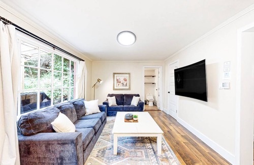 Humboldt Hill Cabin | 154 m² Cabin ∙ 2 bedrooms ∙ 7 guests