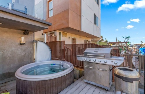 Sunset Beach House | 158 m² House ∙ 3 bedrooms ∙ 8 guests